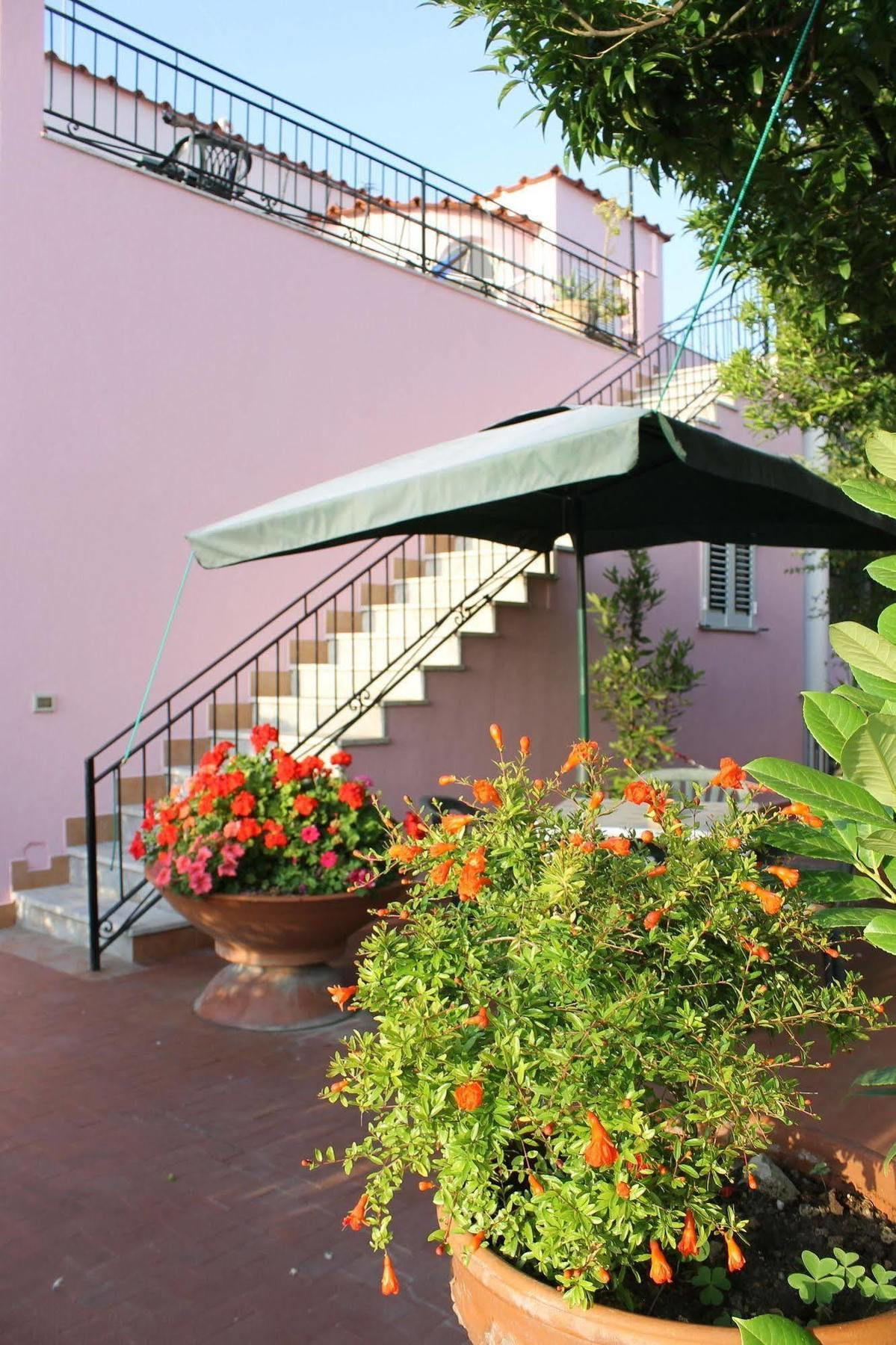 Villa Luna Di Miele 卡萨米乔拉泰尔梅 外观 照片